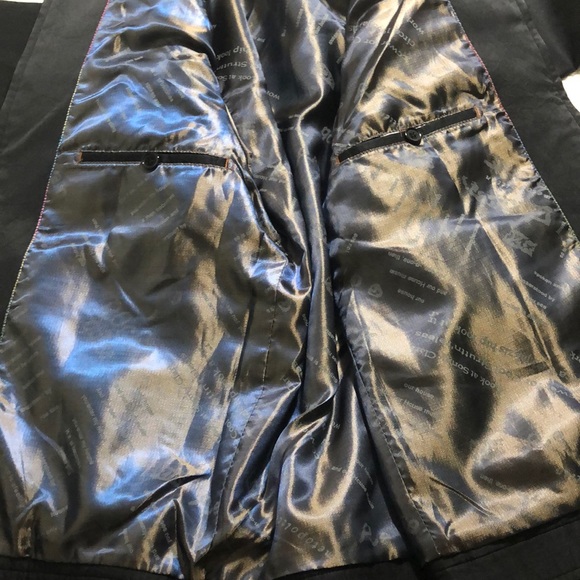 Black Jacket - Picture 4 of 5